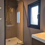 Luxe Tinyhouse Saffraan Met Prive Hottub Casa de Férias Meerssen