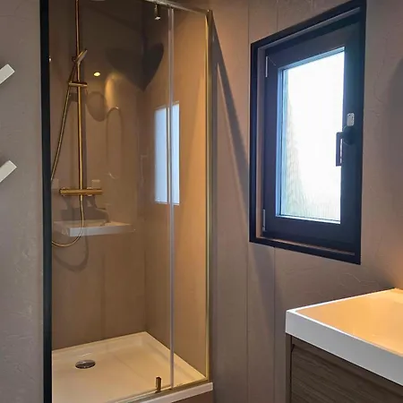 Luxe Tinyhouse Saffraan Met Prive Hottub Holiday home Meerssen